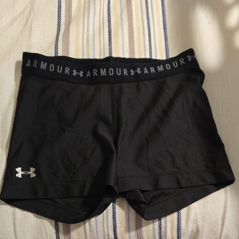 Under Armour Women’s Black Athletic Short with Logo Waistband